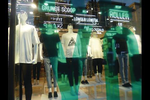 Topman opted once again for simplicity, with its show-stopping displays